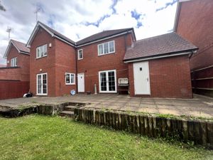 Photo 25- click for photo gallery